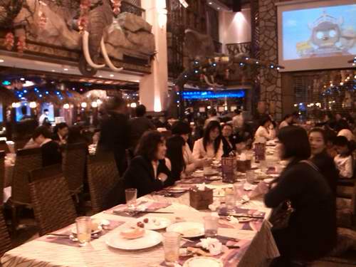 广东hahabet博弈官网官方入口集团举办国际妇女节自助餐会